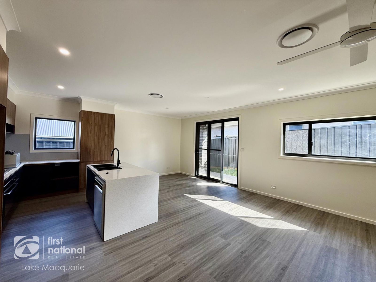 Open-Plan Living & Hybrid Flooring